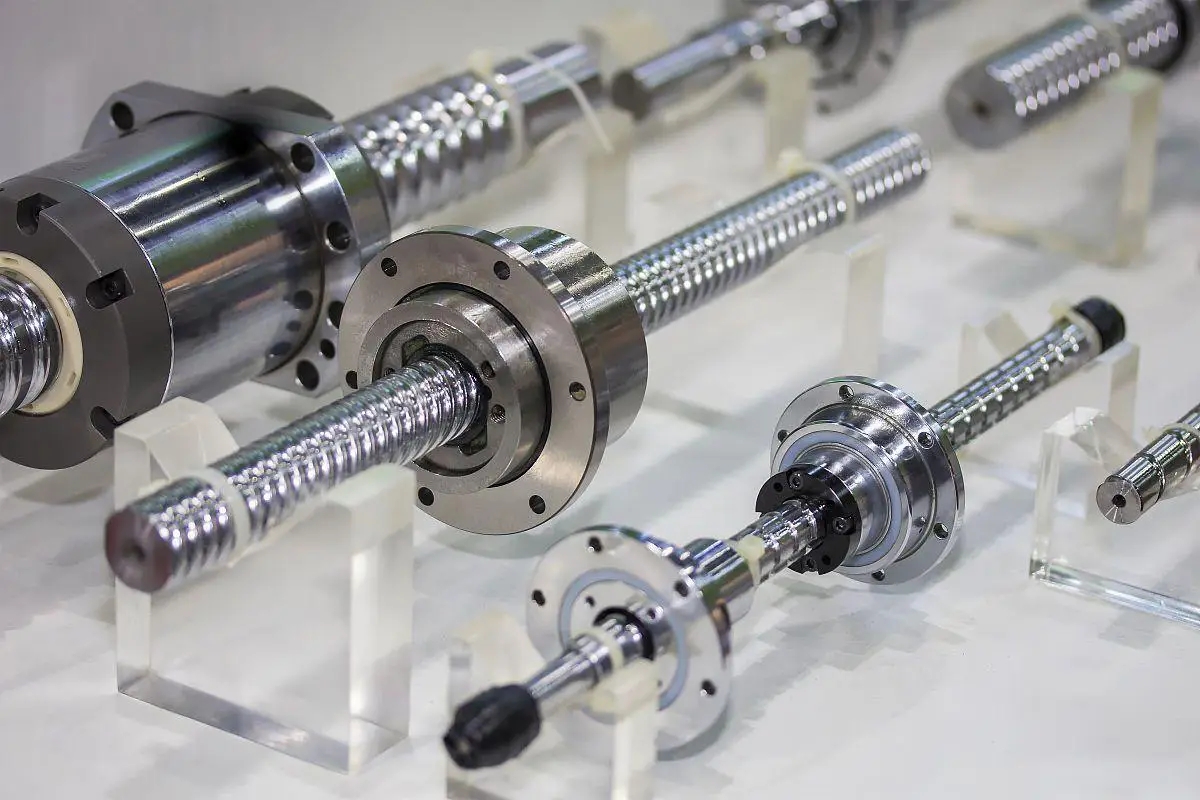 直線軸承可以旋轉(zhuǎn)嗎？